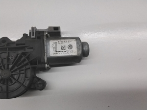 Skoda Citigo (2011–2026) Front door window regulator motor 8RU959802 - 3