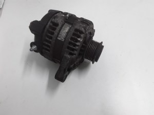 Kia Sorento (2009–2014) Alternator 373002F200 - 3
