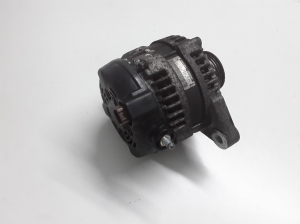 Kia Sorento (2009–2014) Alternator 373002F200 - 4