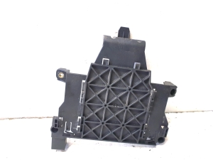 VOLVO XC70 (2007–2016) Engine control unit bracket 30729835 - 2