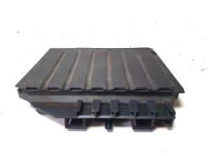 VOLVO XC70 (2007–2016) Sicherungskastendeckel vorne 8G9T14A076MB - 3