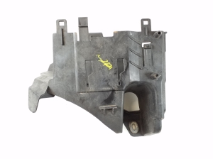 Jeep Grand Cherokee WK2 (2010–2026) Sicherungskastenhalter unter der Motorhaube 68141842AA - 2