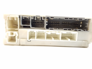 LEXUS IS (2005–2013) Kaitsmekarp salongis 8273053050 - 2