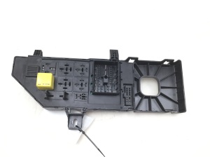 Opel Signum (2003–2008) Drošinātāju kaste salonā 13181984 - 2