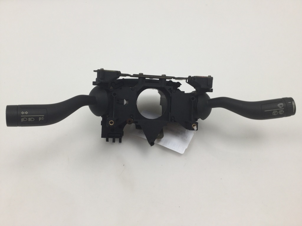 Volkswagen Touareg I (2002–2010) Switch and its parts Volkswagen Touareg I (2002–2010) Switch and its parts