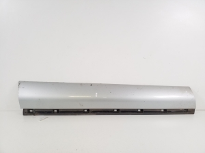 Front door molding - 7P6854939A
