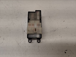 NISSAN Almera Tino V10 (2000–2006) Front door glass switch 0Z20 - 2