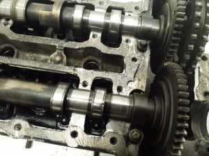 Mercedes Benz E-Class W211 (2002–2009) Cylinder head and its parts - 5