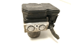 Kia Sportage (2010–2016) ABS unit BE6003I323 - 2