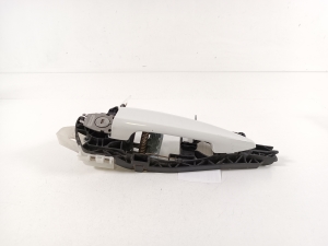 BMW 2 SERIES (F46) (2015–2026) Front door external opening handle and its details - 2