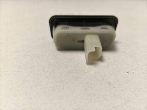 RENAULT Clio IV (2012–2019) Schalter Heckklappe schließen 8200385516 - 4