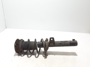Volkswagen Passat B8 (2014–2023) Eesmine amortisaator 3Q0413031AR - 4