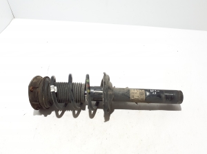 Volkswagen Passat B8 (2014–2023) Eesmine amortisaator 3Q0413031AR - 2