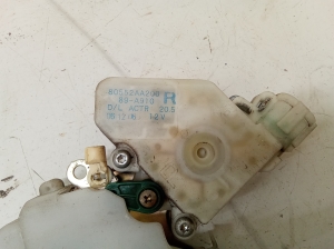 NISSAN X-Trail T30 (2001–2007) Front door lock 80552AA200 - 4