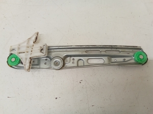 Rear side door glass slide - 24451522