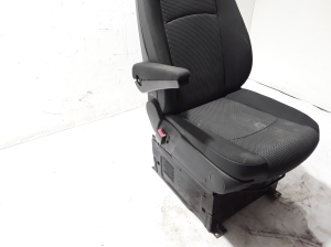 Mercedes Benz Vito W639 (2003–2014) Vordersitz und seine Teile - 2
