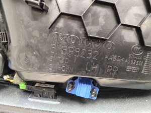 VOLVO V90 (2016–2026) Tagumise küljeukse polster 31393232 - 4