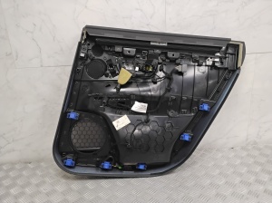 VOLVO V90 (2016–2026) Tagumise küljeukse polster 31393232 - 5