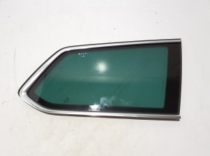 Vitre de custode arrière - 3G9845298CJ