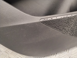 Skoda Enyaq iV I (2020–2026) Tagumise küljeukse polster 5LG867023F - 2