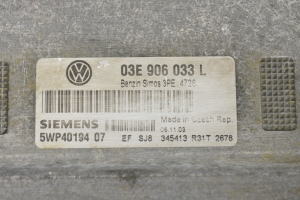 Volkswagen Polo IV (2001–2009) Motorsteuergerät 03E906033L - 2