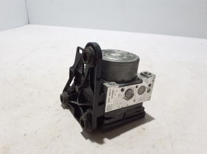 Volkswagen Passat B8 (2014–2023) ABS unit 3Q0614517R - 3