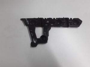 Rear bumper bracket - 39136914