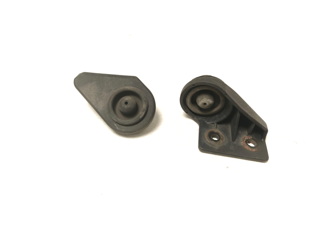 Kia Sportage (2010–2016) Radiator bracket