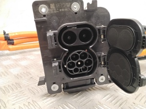 TOYOTA bZ4X I (2022–2026) Aku laadimispesa G908242060 - 7