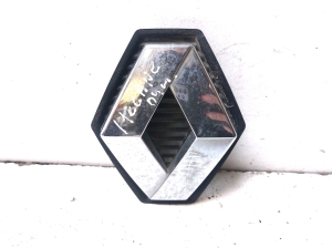 RENAULT Megane IV (2002–2014) Emblem 8200115115