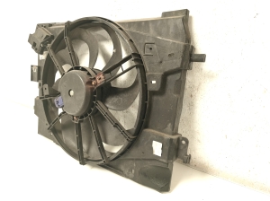 RENAULT Clio IV (2012–2019) Dzesēšanas ventilators un tā daļas 214818009R - 4