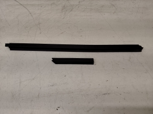 Rear side door inner window molding - 7049437