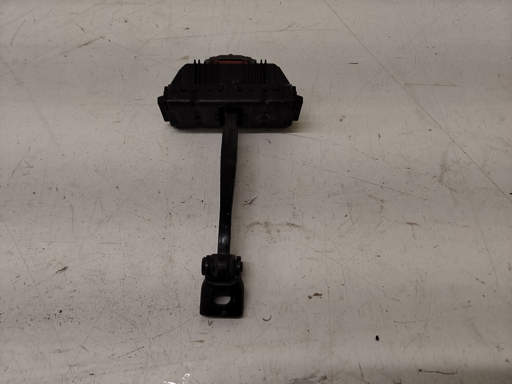 BMW 5 SERIES E61 (2004–2010) Rear side door opening limiter 7033612 BMW 5 SERIES E61 (2004–2010) Rear side door opening limiter 7033612