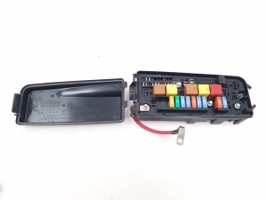 Opel Vectra C (2002–2008) Kaitsmekarbi korpus kapoti all 13144711 - 3