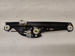 BMW 5 SERIES E60 (2003–2010) Aizmugurējo durvju logu pacēlājs 7034387 - 2