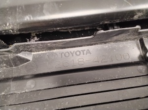 TOYOTA bZ4X I (2022–2026) Eesmise kaitseraua tala 5261842100 - 4