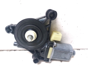 Volkswagen Caddy V (2020–2026) Front door window regulator motor 2K959802 - 3