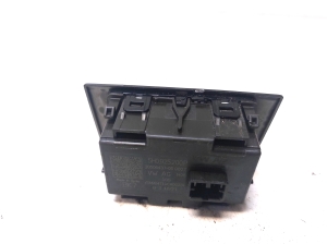 Volkswagen Caddy V (2020–2026) Hazard light switch 5HO925200P - 2