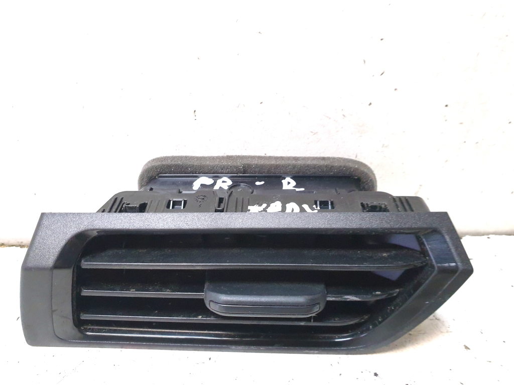 Volkswagen Caddy V (2020–2026) Armatuurlaua ventilatsioonivõred 2K8819704 Volkswagen Caddy V (2020–2026) Armatuurlaua ventilatsioonivõred 2K8819704