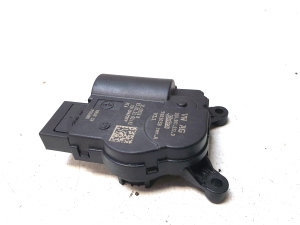 Volkswagen Caddy V (2020–2026) Salongi soojenduse klapi mootor 2QO907511D - 2