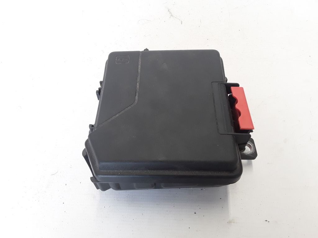 RENAULT Laguna 3 generation (2007-2015) Fuse Box Holder 284B10001R 21084172