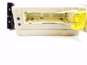 LEXUS LS (2006–2017) Interior fuse box 8273050480 - 2