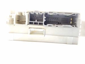 LEXUS LS (2006–2017) Interior fuse box 8273050160 - 3