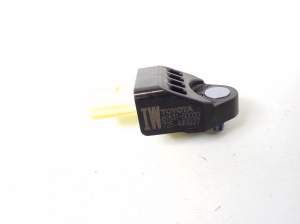 LEXUS LS (2006–2017) Airbagsensor 8983150020 - 3