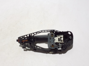 BMW 5 SERIES G30 (2016–2026) Front door external opening handle and its details - 2