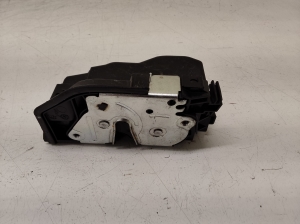 Rear side door lock - 7202148
