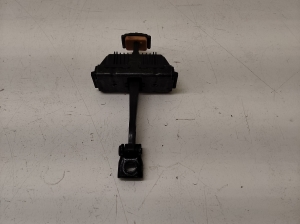 Rear side door opening limiter - 7176805