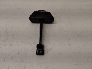Rear side door opening limiter - 7176805