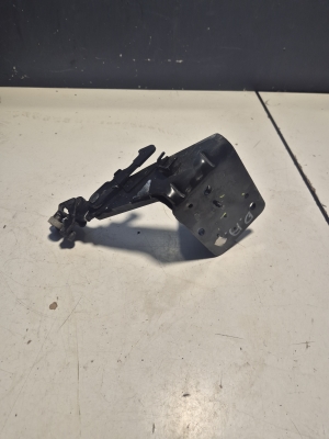Opel Movano B (2010–2022) Lükandukse kinnitus 745963412R - 5