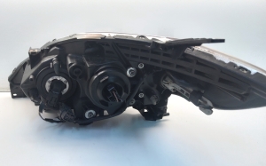 Mazda 5 (2005–2010) Headlight P7137 - 2